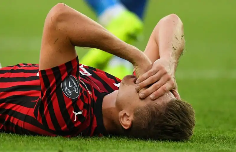 Esordio amaro per Marco Giampaolo sulla panchina del Milan. I rossoneri cadono per 1-0 ad Udine, decide Becao nella ripresa su assist di De Paul.