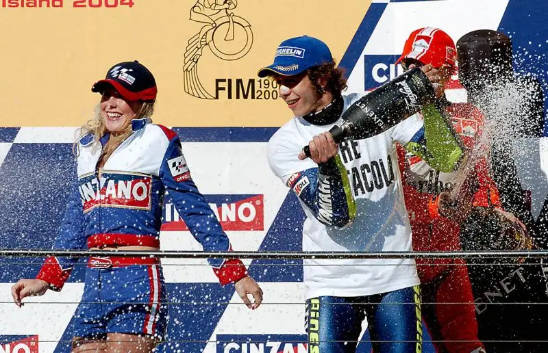 A Phillip Island il n.46 portò a casa il primo titolo iridato nella classe regina con la Yamaha.