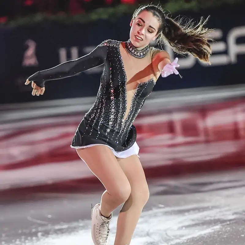 Il 30 novembre del 2019 sarà sul ghiaccio con il meglio del pattinaggio mondiale in occasione del Golden Skate Awards all'Allianz Cloud di Milano.