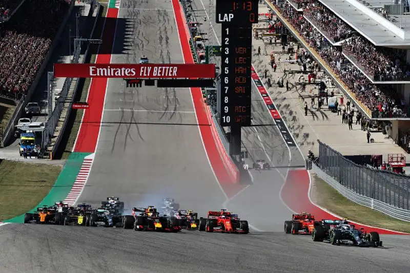 F1: Hamilton campione, Bottas vince ad Austin. Ferrari male. Leclerc quarto, Vettel ritirato: weekend da dimenticare per Maranello.