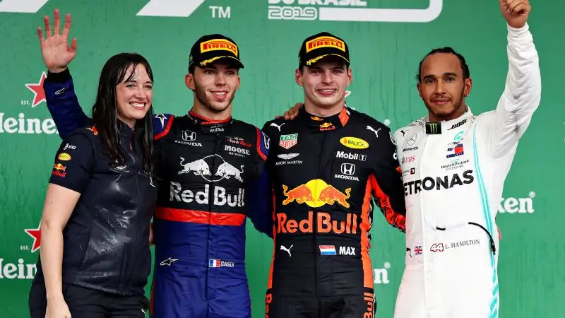 F1, vince Verstappen. Follia Vettel-Leclerc, si autoeliminano. Gara pazza in Brasile, sul podio anche la Toro Rosso di Gasly e Hamilton.