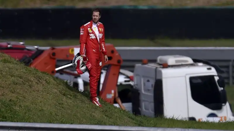 F1, vince Verstappen. Follia Vettel-Leclerc, si autoeliminano. Gara pazza in Brasile, sul podio anche la Toro Rosso di Gasly e Hamilton.