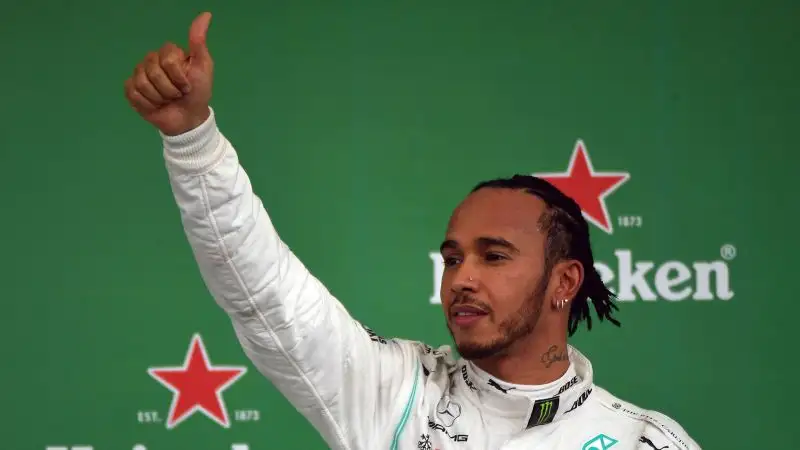 F1, vince Verstappen. Follia Vettel-Leclerc, si autoeliminano. Gara pazza in Brasile, sul podio anche la Toro Rosso di Gasly e Hamilton.