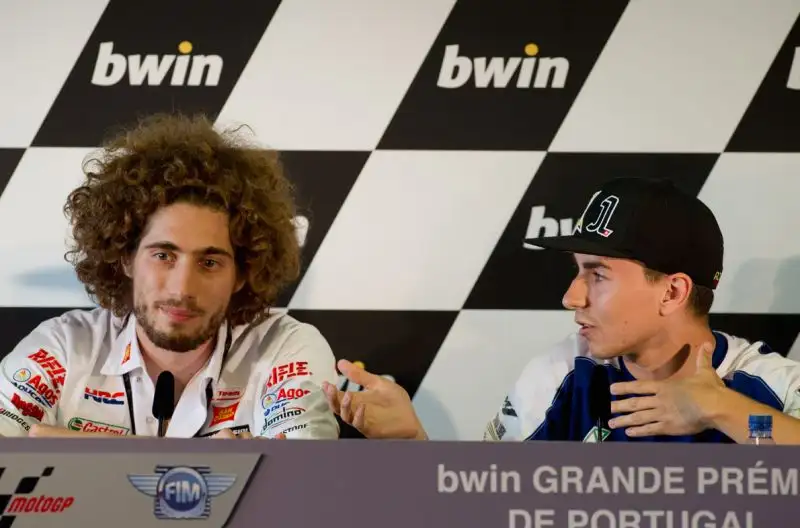 Jorge Lorenzo in conferenza stampa con Marco Simoncelli nel 2011
