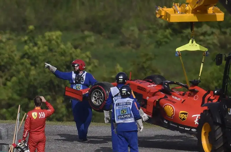 Vettel non si dà pace dopo lo sconcertante scontro con Leclerc nel Gran Premio del Brasile. Le foto.