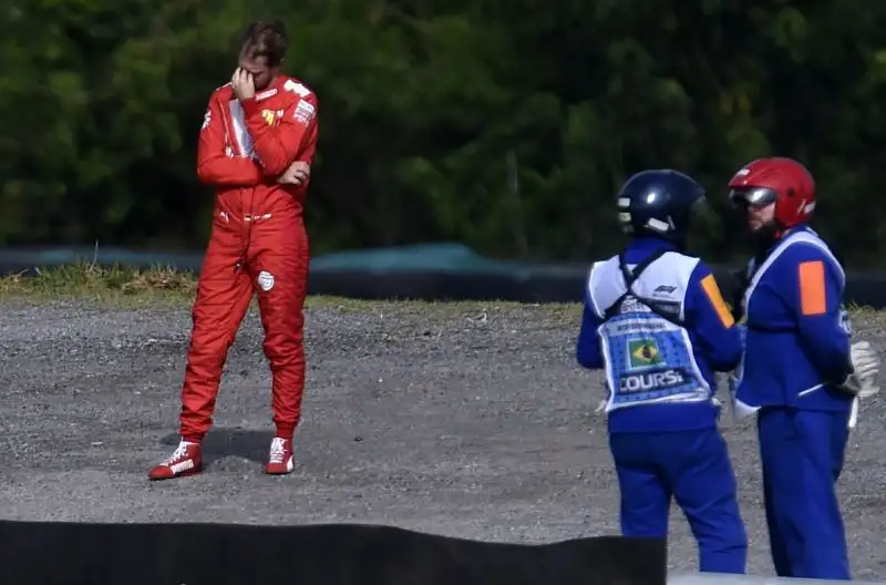Vettel non si dà pace dopo lo sconcertante scontro con Leclerc nel Gran Premio del Brasile. Le foto.