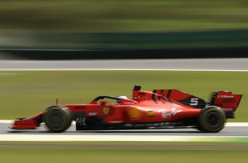 Vettel non si dà pace dopo lo sconcertante scontro con Leclerc nel Gran Premio del Brasile. Le foto.