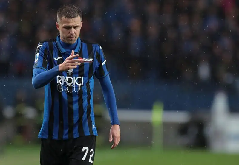 Cagliari da Champions: Atalanta battuta e agganciata. Impresa della squadra di Maran a Bergamo: 2-0 e quarto posto in coabitazione con i nerazzurri.