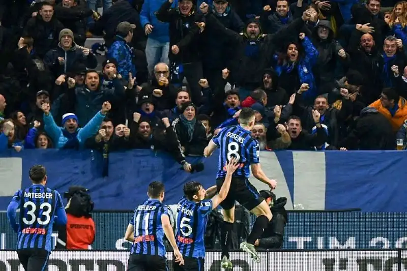 La Juventus piega l'Atalanta per 3-1 a Bergamo e conquista una vittoria preziosa in una partita valida per il tredicesimo turno di serie A.