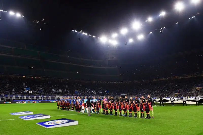 L'Atalanta sfiora l'impresa: frenato il City. La squadra di Gasperini conquista il suo primo storico punto nella competizione continentale.