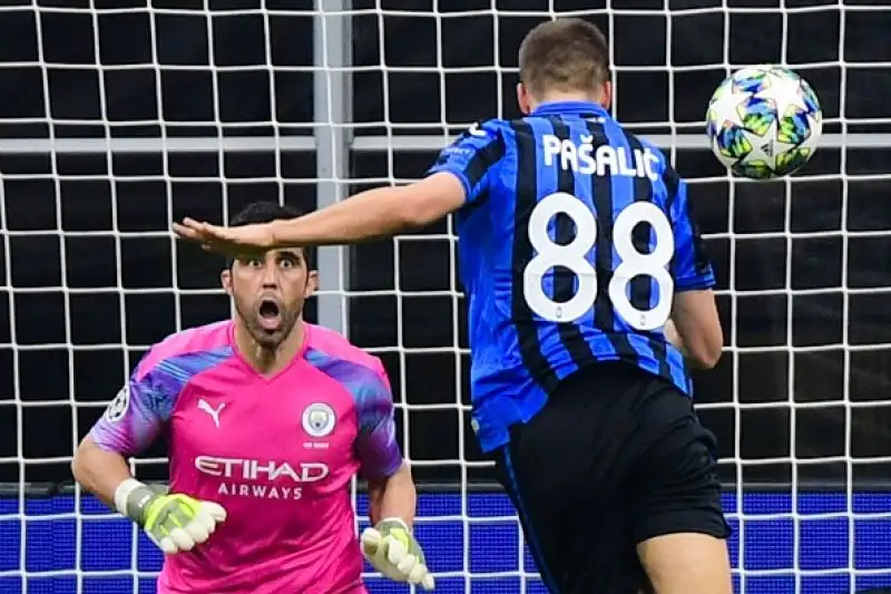 L'Atalanta sfiora l'impresa: frenato il City. La squadra di Gasperini conquista il suo primo storico punto nella competizione continentale.