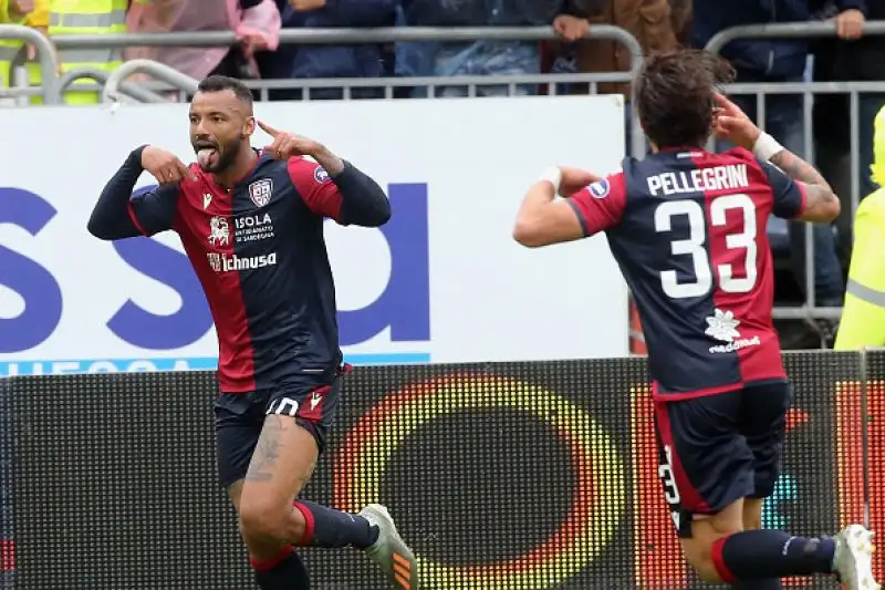 Per i padroni di casa in gol Rog, Pisacane, Simeone, Joao Pedro e Nainggolan, di Vlahovic il due gol dei viola.