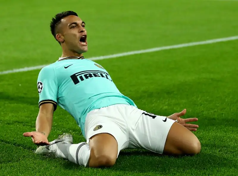 Il solito Lautaro e Vecino hanno portato l'Inter sul 2-0, nella ripresa una doppietta di Hakimi e una rete di Brandt hanno ribaltato il risultato.