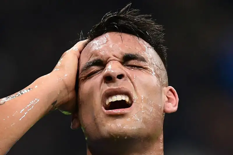 Scaligeri in vantaggio con Valerio Verre nel primo tempo, pareggio di Vecino e gran gol di Barella nella ripresa.