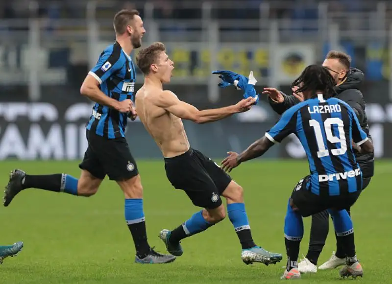 Scaligeri in vantaggio con Valerio Verre nel primo tempo, pareggio di Vecino e gran gol di Barella nella ripresa.