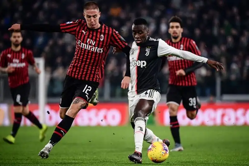 I padroni di casa battono un buon Milan grazie alla rete nella ripresa di Dybala, entrato al posto di un Cristiano.