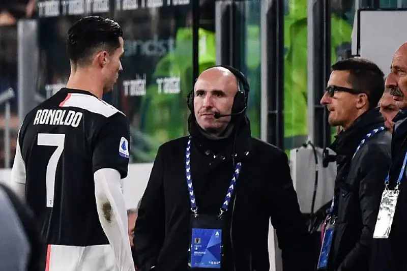 I padroni di casa battono un buon Milan grazie alla rete nella ripresa di Dybala, entrato al posto di un Cristiano.