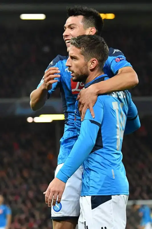 Al vantaggio partenopeo del solito Mertens ha risposto  Lovren per la squadra di Klopp.