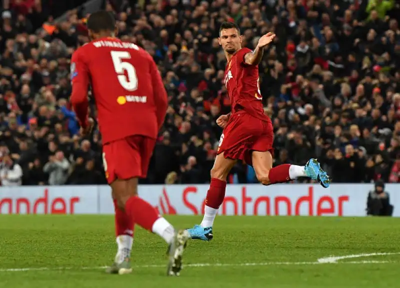 Al vantaggio partenopeo del solito Mertens ha risposto  Lovren per la squadra di Klopp.
