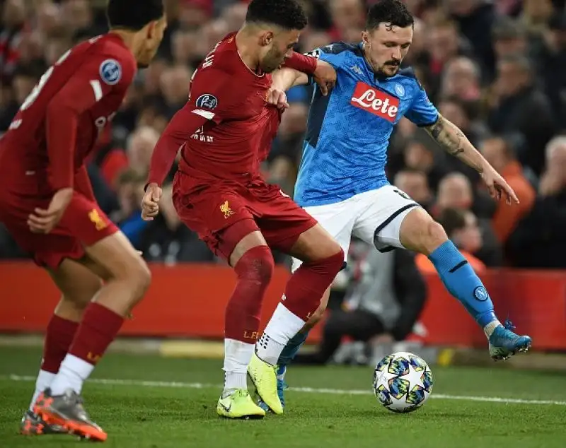 Al vantaggio partenopeo del solito Mertens ha risposto  Lovren per la squadra di Klopp.