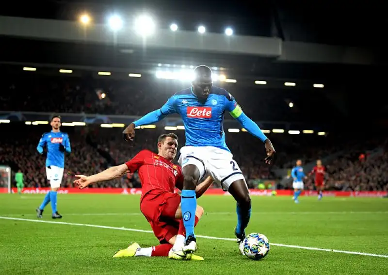 Al vantaggio partenopeo del solito Mertens ha risposto  Lovren per la squadra di Klopp.