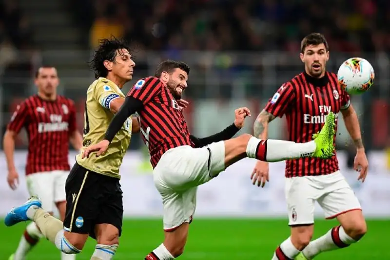 Rivincita Suso: il Milan batte la Spal e torna a sorridere. Decisivo il gol del contestatissimo spagnolo, entrato in campo nella ripresa.