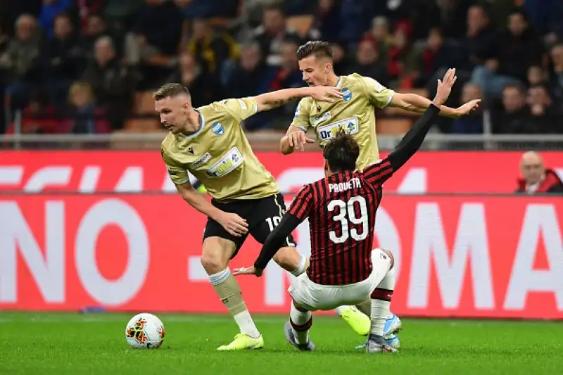 Rivincita Suso: il Milan batte la Spal e torna a sorridere. Decisivo il gol del contestatissimo spagnolo, entrato in campo nella ripresa.