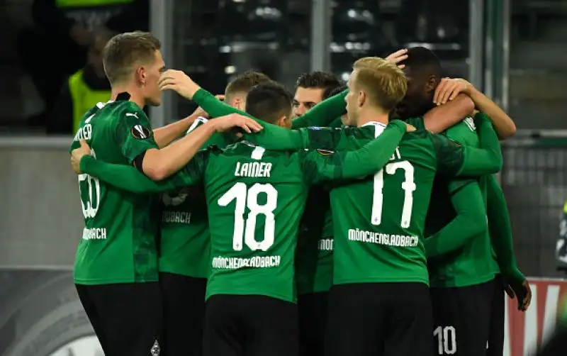 Delusione cocente Roma: ko al 95', in Europa ora è dura. Sconfitta amarissima per i giallorossi sul campo del Borussia Monchengladbach.