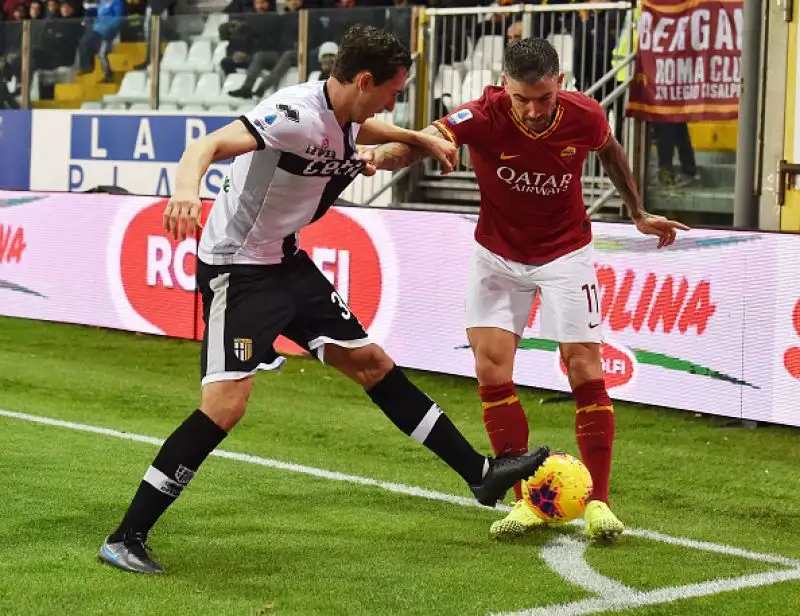 I giallorossi vengono battuti dalle reti di Sprocati e Cornelius nella ripresa e scivolano al sesto posto a 22 punti.