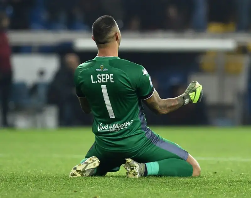 I giallorossi vengono battuti dalle reti di Sprocati e Cornelius nella ripresa e scivolano al sesto posto a 22 punti.