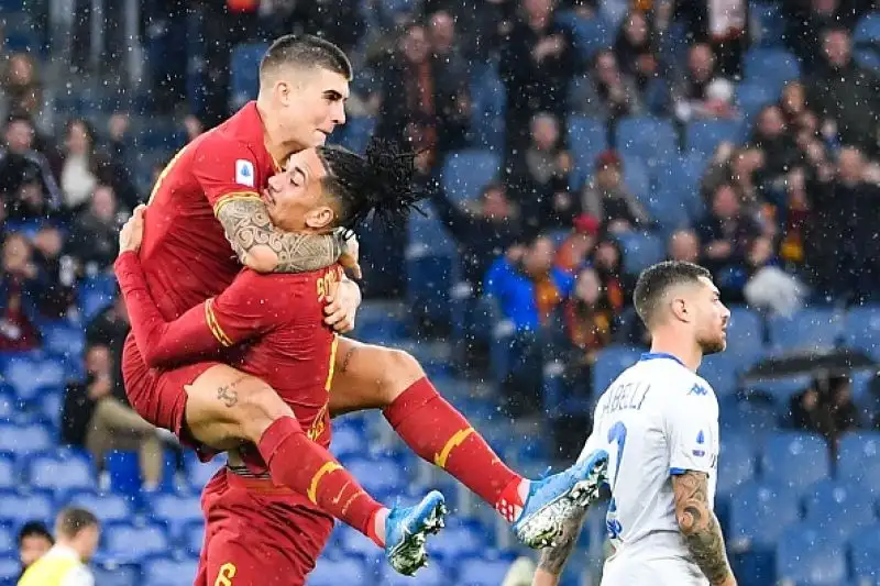 Un super Smalling trascina la Roma. Gol e due assist per il difensore nel successo sul Brescia.