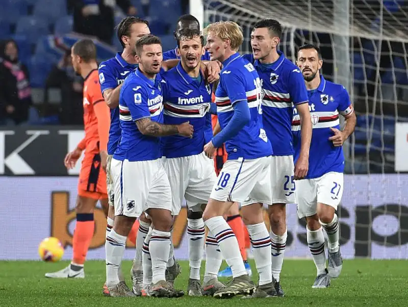 Ramirez di rigore, la Samp continua la risalita. I blucerchiati battono in rimonta l'Udinese per 2-1: decide un rigore dell'uruguaiano. Friulani in dieci per quasi tutto il secondo tempo.