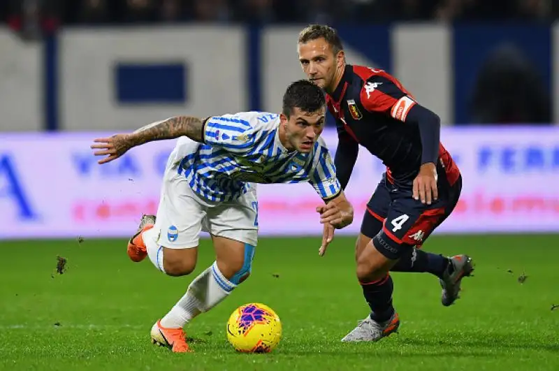 Spal e Genoa restano nei guai. Occasioni e due gol nell'arco di un minuto, ma l'1-1 finale non piace a nessuno.