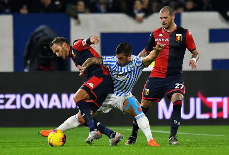 Spal e Genoa restano nei guai. Occasioni e due gol nell'arco di un minuto, ma l'1-1 finale non piace a nessuno.