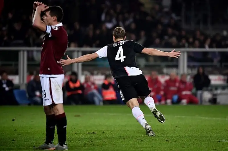 La Juventus si riprende la testa: De Ligt rinasce nel derby. I bianconeri superano il Torino di misura: decide una girata dell'olandese a metà ripresa.