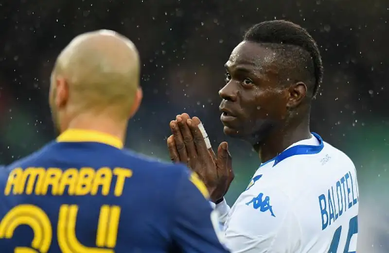 Il Verona ha battuto per 2-1 il Brescia in una partita valida per l'undicesima giornata di campionato:  la decidono Salcedo e Pessina, non basta il gol dello stesso Balotelli all'85'.
