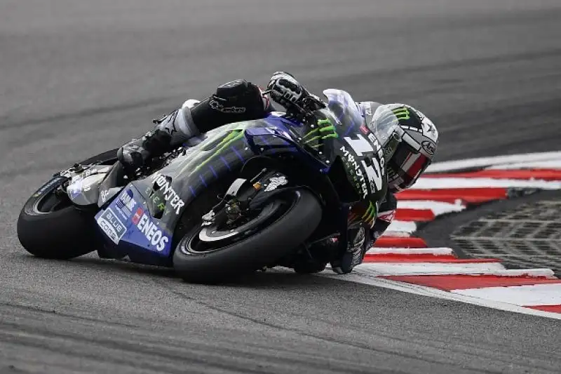 Viñales primo a Sepang, Valentino Rossi ai piedi del podio. Il centauro della Yamaha batte il campione del mondo, Dovizioso è terzo.