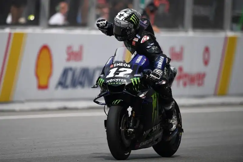 Viñales primo a Sepang, Valentino Rossi ai piedi del podio. Il centauro della Yamaha batte il campione del mondo, Dovizioso è terzo.