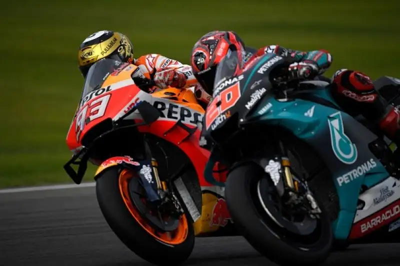 Marquez vince anche l'ultima, Valentino Rossi dietro. Jorge Lorenzo chiude l'ultima corsa della sua carriera al quattordicesimo posto.
