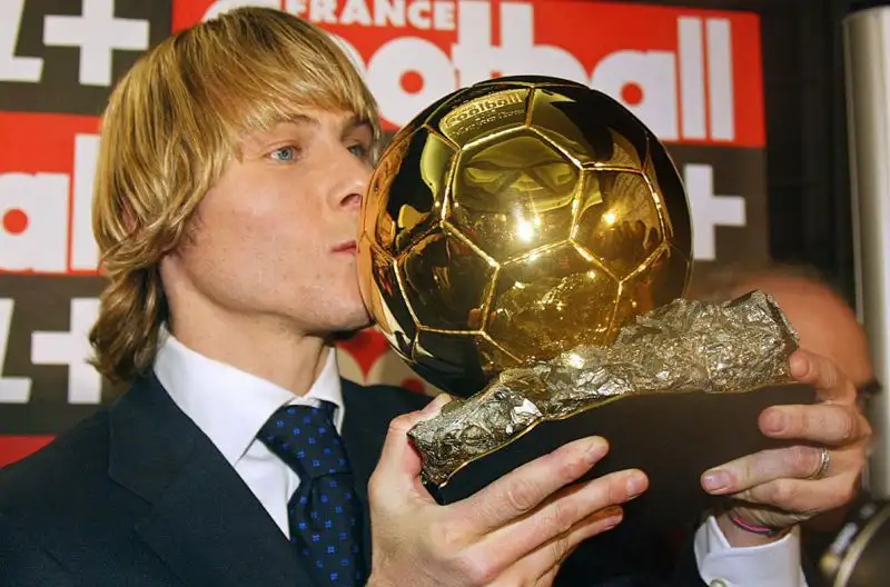 Pavel Nedved, centrocampista ceco della Juventus, ha messo in fila tutti nel 2003.