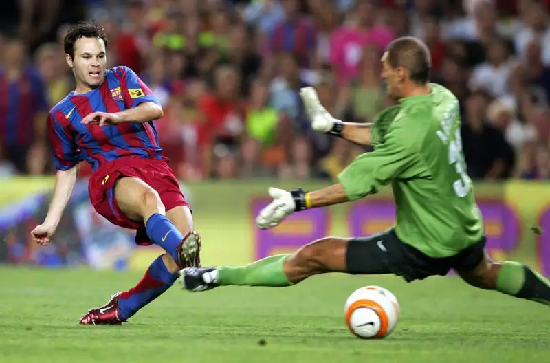 Andres Iniesta: Uno dei centrocampisti più forti mai visti in campo, ha anche deciso il Mondiale con un suo gol nel 2010