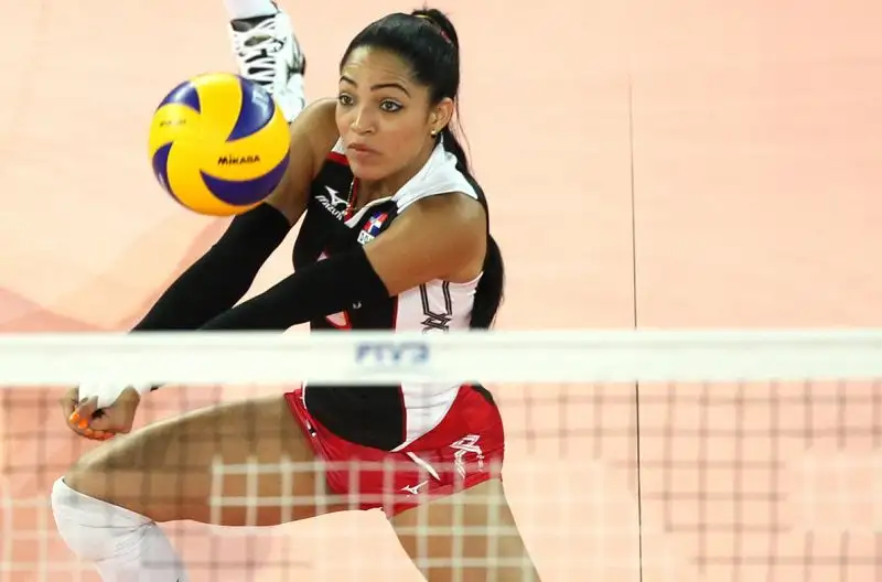 La popolarissima giocatrice della nazionale femminile della Repubblica Dominicana gioca nel ruolo di libero.
