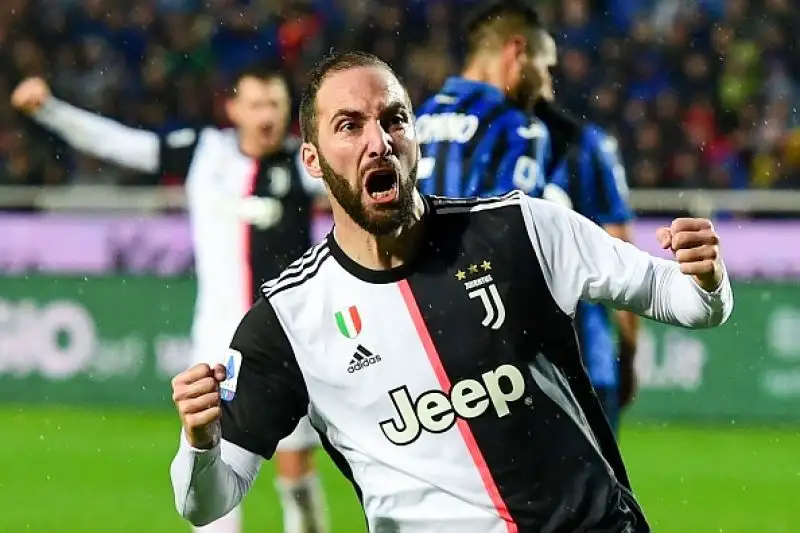 La Juventus piega l'Atalanta per 3-1 a Bergamo e conquista una vittoria preziosa in una partita valida per il tredicesimo turno di serie A.
