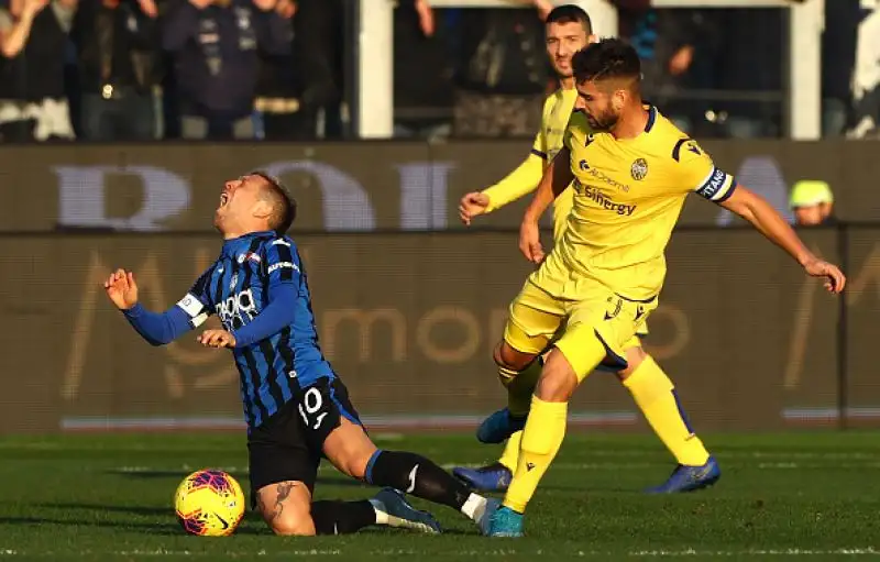 L'Atalanta rimonta il Verona, due volte in vantaggio con Di Carmine, con le reti di Malinosvskyi, Muriel e Djimsiti.