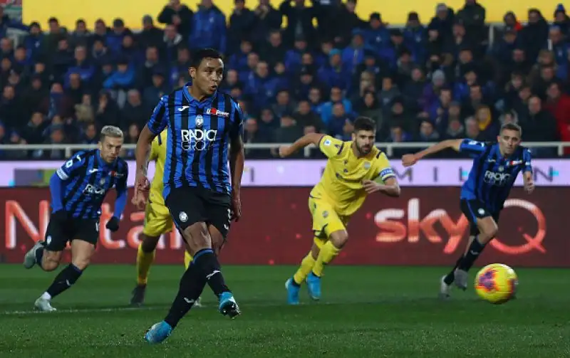 L'Atalanta rimonta il Verona, due volte in vantaggio con Di Carmine, con le reti di Malinosvskyi, Muriel e Djimsiti.