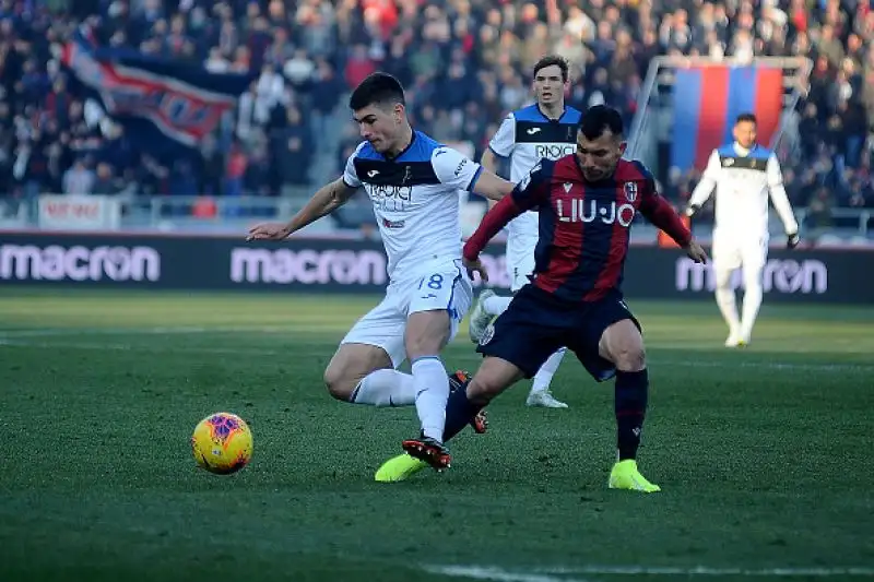 Palacio e Poli in gol per i felsinei, di Malinovski il gol per gli ospiti.