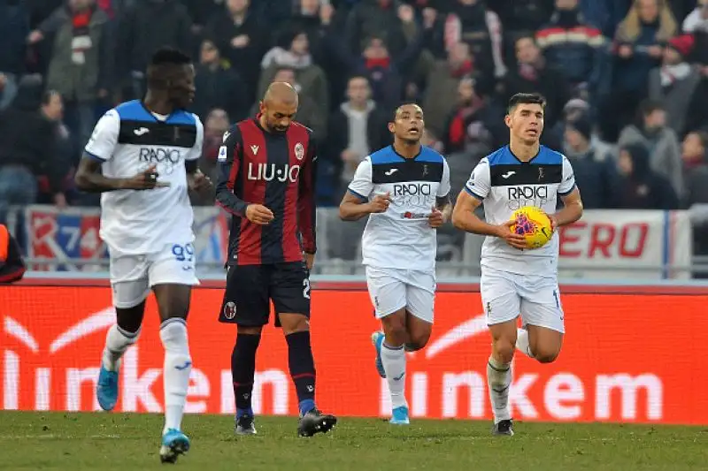 Palacio e Poli in gol per i felsinei, di Malinovski il gol per gli ospiti.