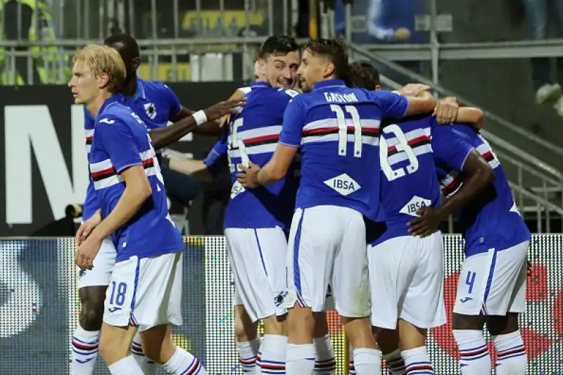 Per i rossoblu doppietta di Joao Pedro e gol di Nainggolan e Cerri, per gli ospiti due volte in gol Quagliarella e rete di Gaston Ramirez.