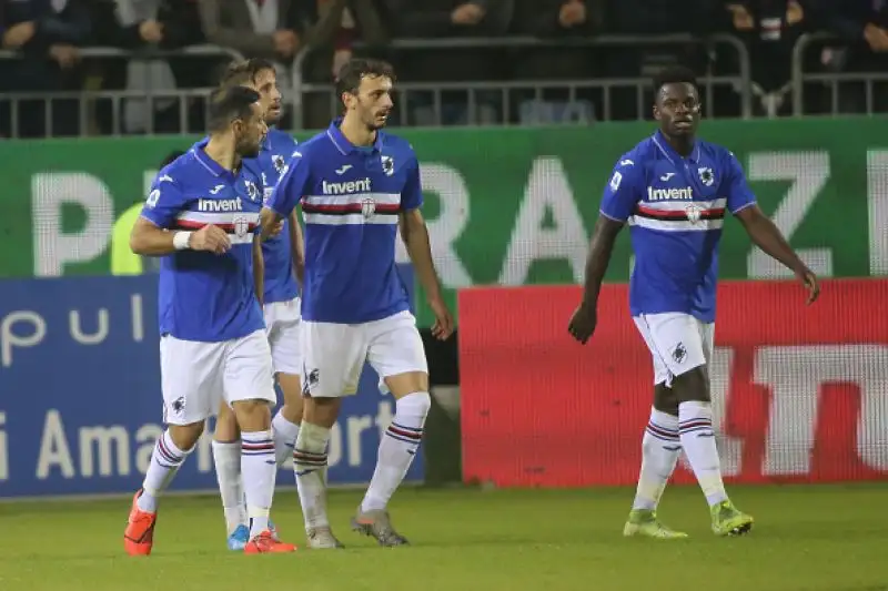 Per i rossoblu doppietta di Joao Pedro e gol di Nainggolan e Cerri, per gli ospiti due volte in gol Quagliarella e rete di Gaston Ramirez.