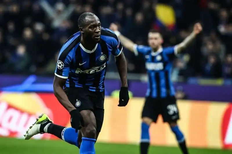 Blaugrana in vantaggio con Perez, pareggio di Lukaku e gol del definitivo 1-2 del baby fenomeno Ansu Fati.